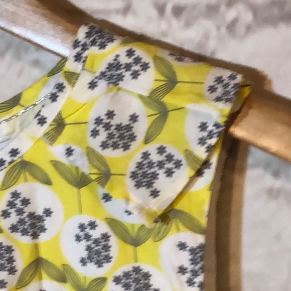 NWT OKAIDI FLORAL SLEEVELESS BLOUSE - Picture 3 of 8